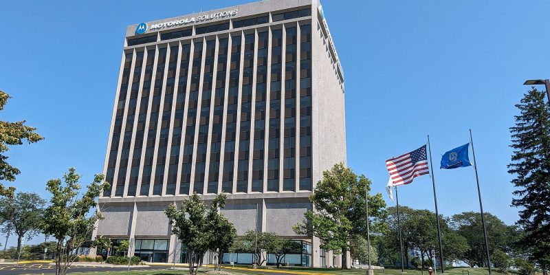 1920px-Motorola_Solutions_IL01_tower